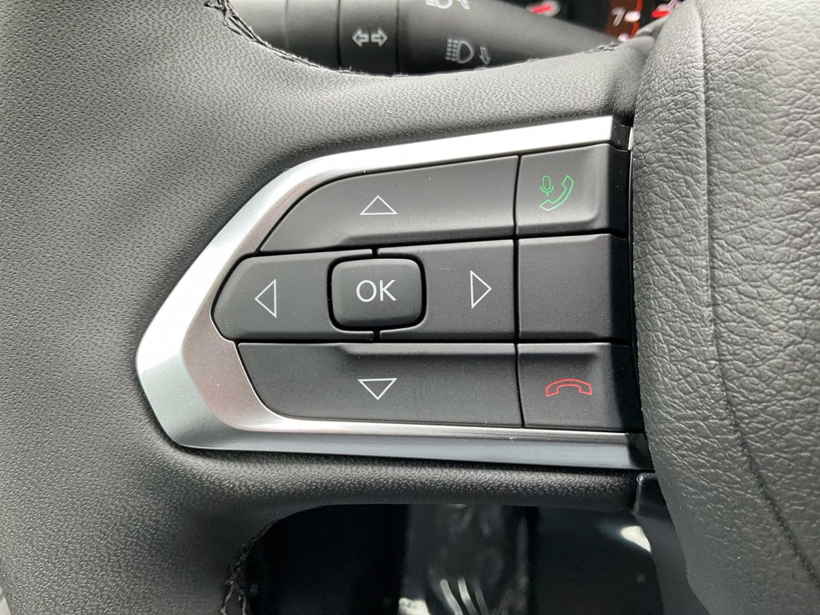 2026 Diamond Black Crystal Pearlcoat Jeep Compass Limited 4X4 SUV