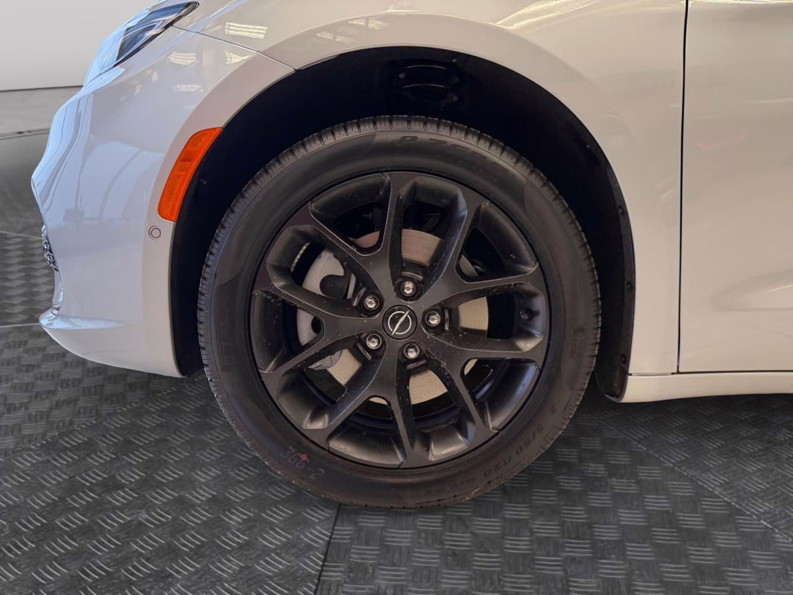 2026 Silver Mist Clearcoat Chrysler Pacifica Select AWD Van