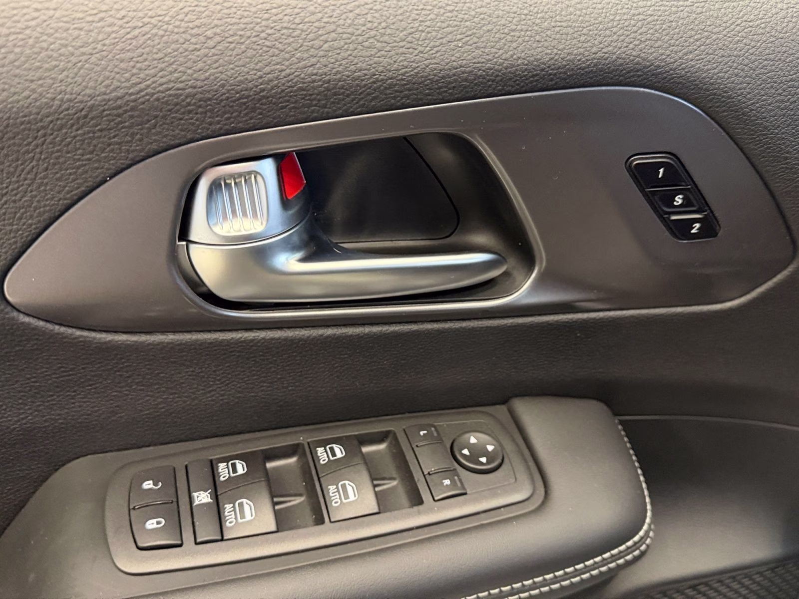 2026 Silver Mist Clearcoat Chrysler Pacifica Select AWD Van