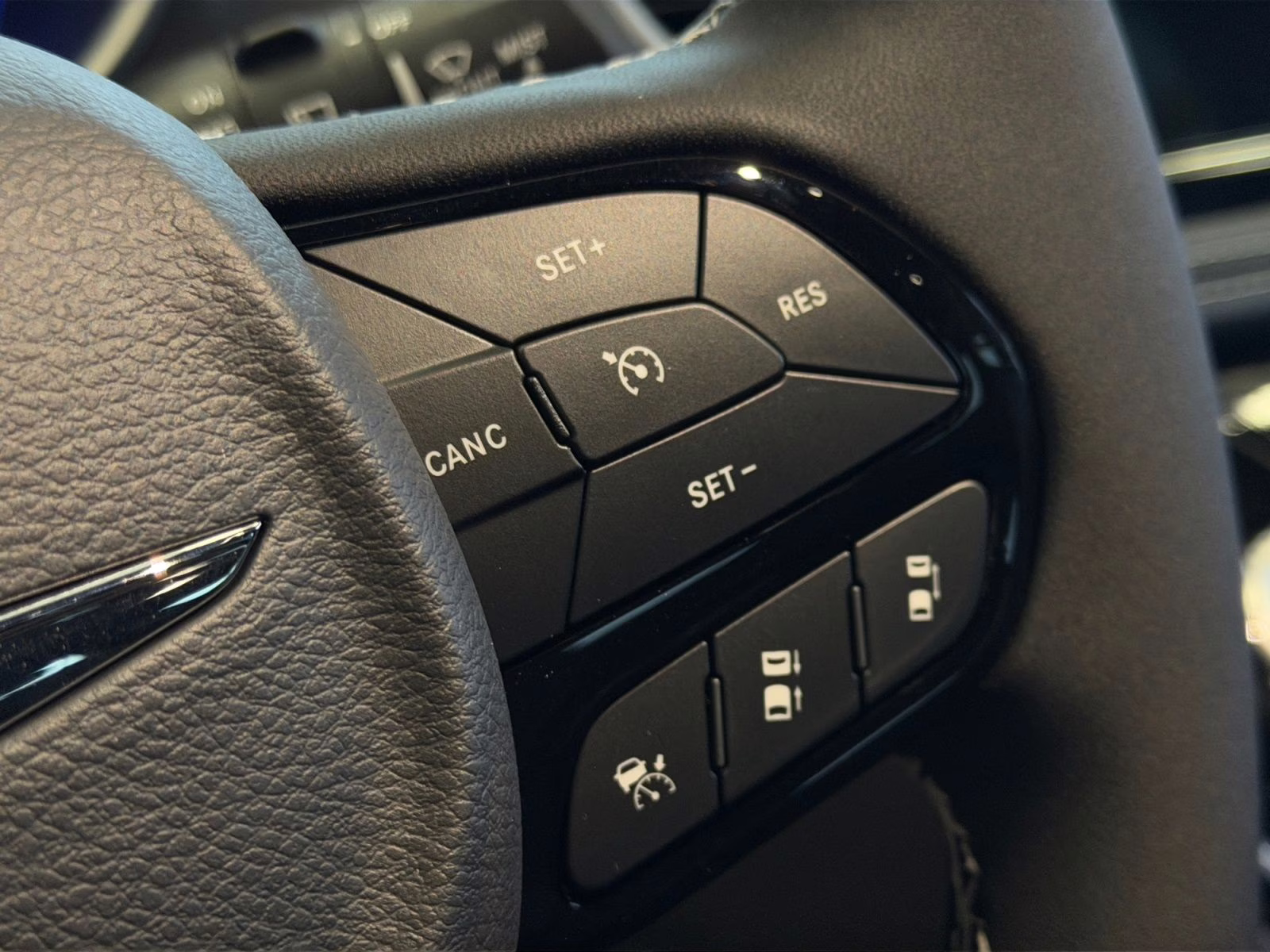 2026 Silver Mist Clearcoat Chrysler Pacifica Select AWD Van