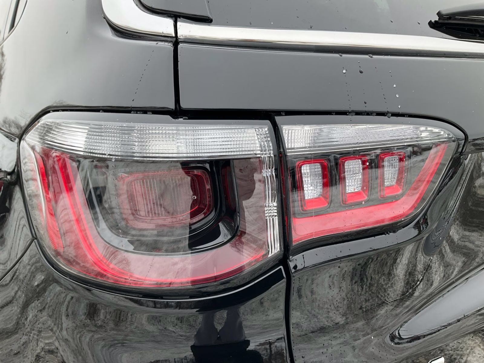 2026 Diamond Black Crystal Pearlcoat Jeep Compass Limited 4X4 SUV