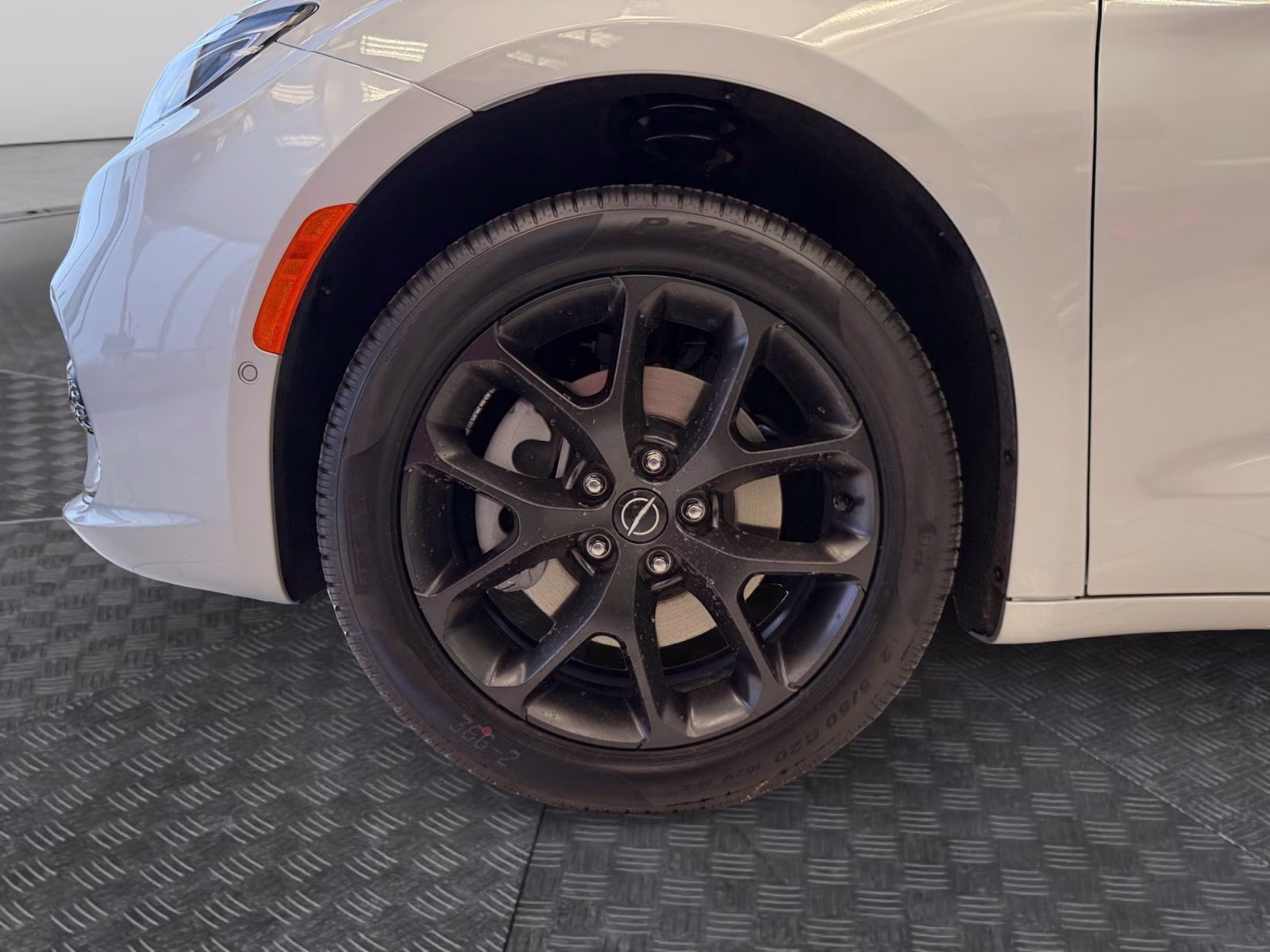 2026 Silver Mist Clearcoat Chrysler Pacifica Select AWD Van