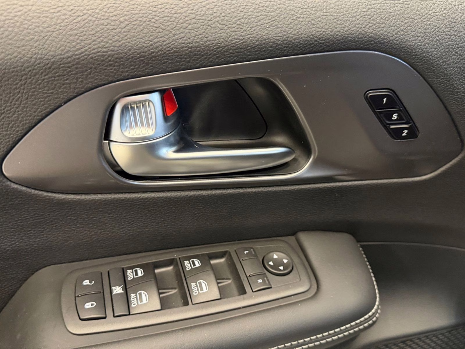 2026 Silver Mist Clearcoat Chrysler Pacifica Select AWD Van