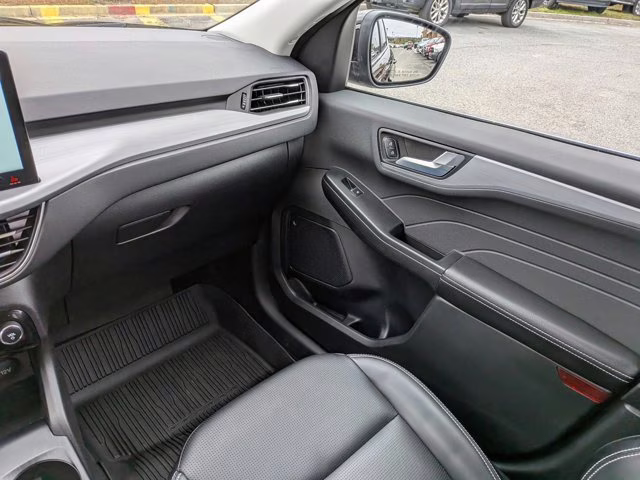 2025 Black Metallic Ford Escape Platinum AWD SUV