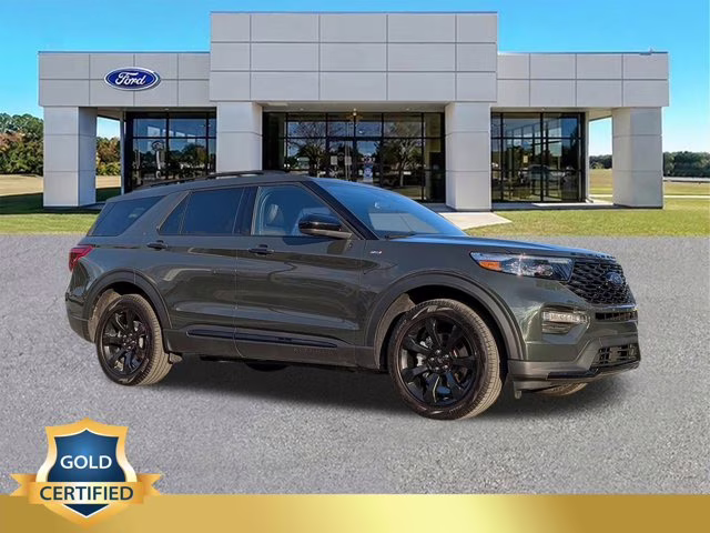 2023 Green Metallic Ford Explorer ST-Line 4X4 SUV