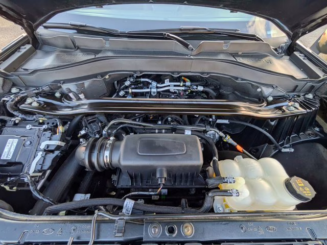 2023 Green Metallic Ford Explorer ST-Line 4X4 SUV