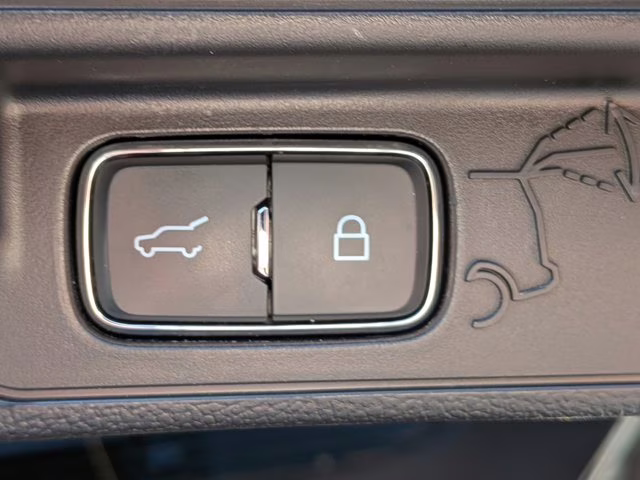 2023 Green Metallic Ford Explorer ST-Line 4X4 SUV