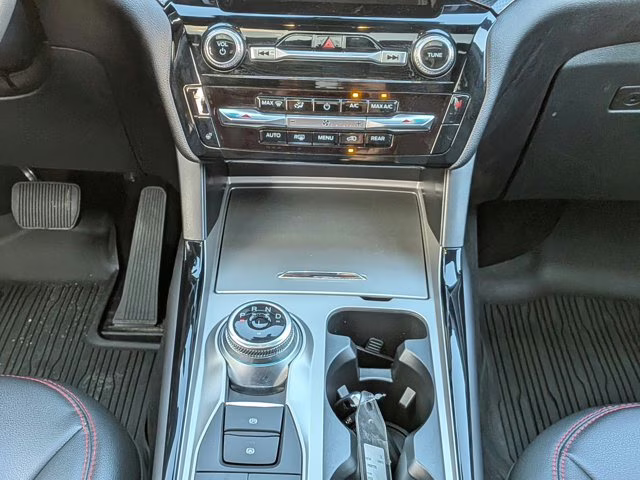 2023 Green Metallic Ford Explorer ST-Line 4X4 SUV