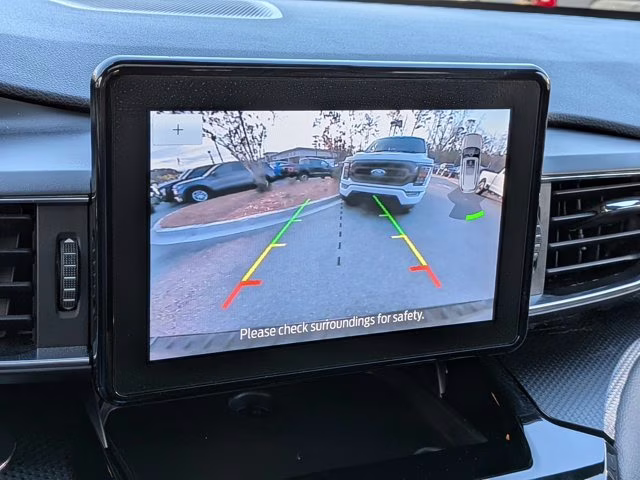 2023 Green Metallic Ford Explorer ST-Line 4X4 SUV