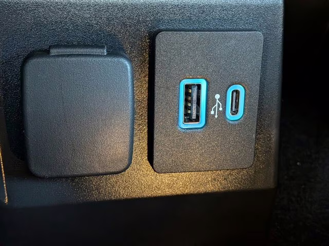 2023 Green Metallic Ford Explorer ST-Line 4X4 SUV