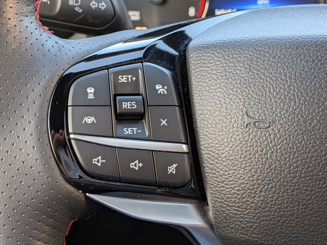 2023 Green Metallic Ford Explorer ST-Line 4X4 SUV