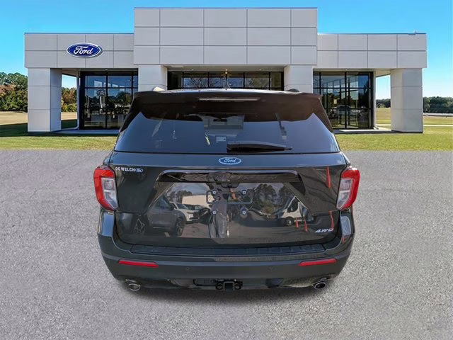 2023 Green Metallic Ford Explorer ST-Line 4X4 SUV