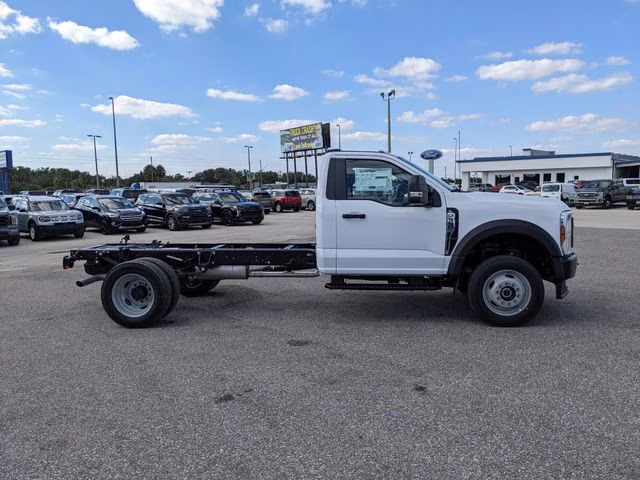 2026 Oxford White Ford Super Duty F-550 DRW XL 4X4 Chassis