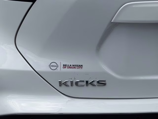 2022 Fresh Powder Nissan Kicks SR FWD SUV