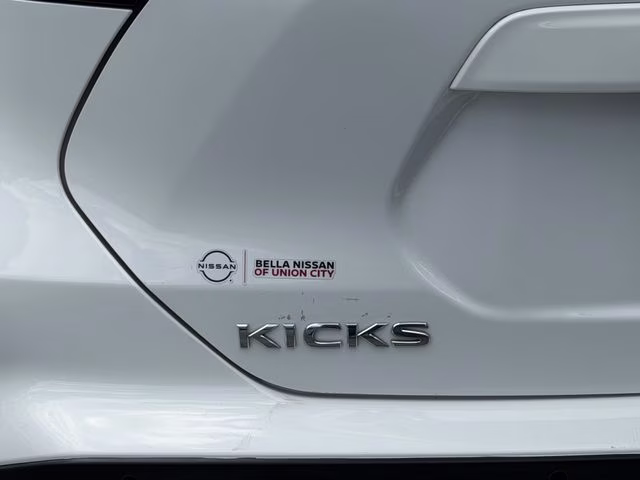 2022 Fresh Powder Nissan Kicks SR FWD SUV