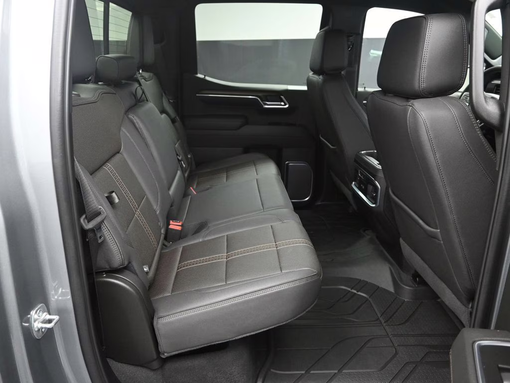 2025 Sterling Gray Metallic Chevrolet Silverado 1500 High Country 4X4 Truck