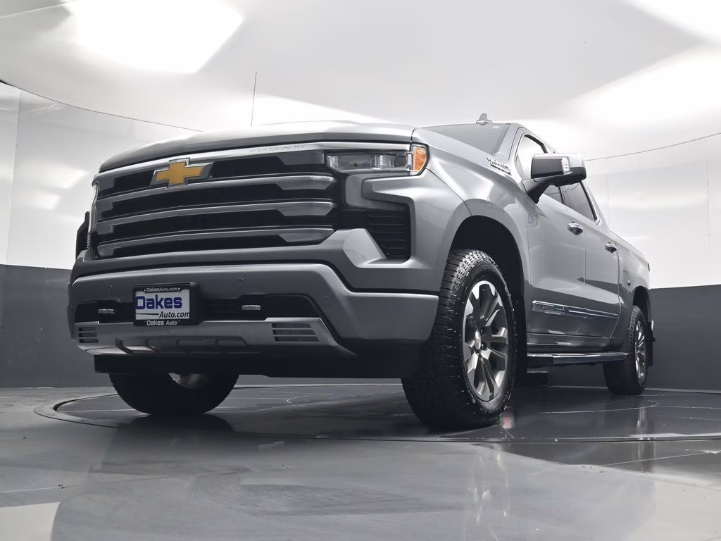 2025 Sterling Gray Metallic Chevrolet Silverado 1500 High Country 4X4 Truck