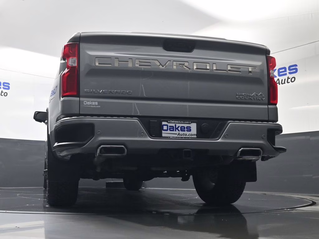 2025 Sterling Gray Metallic Chevrolet Silverado 1500 High Country 4X4 Truck