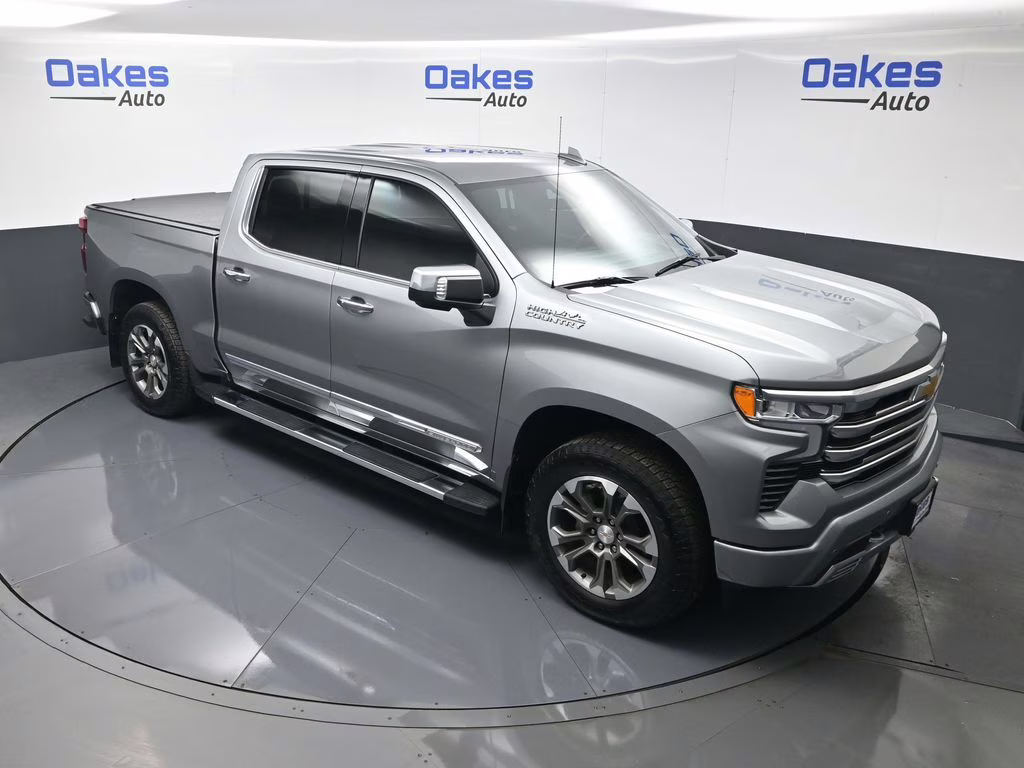 2025 Sterling Gray Metallic Chevrolet Silverado 1500 High Country 4X4 Truck