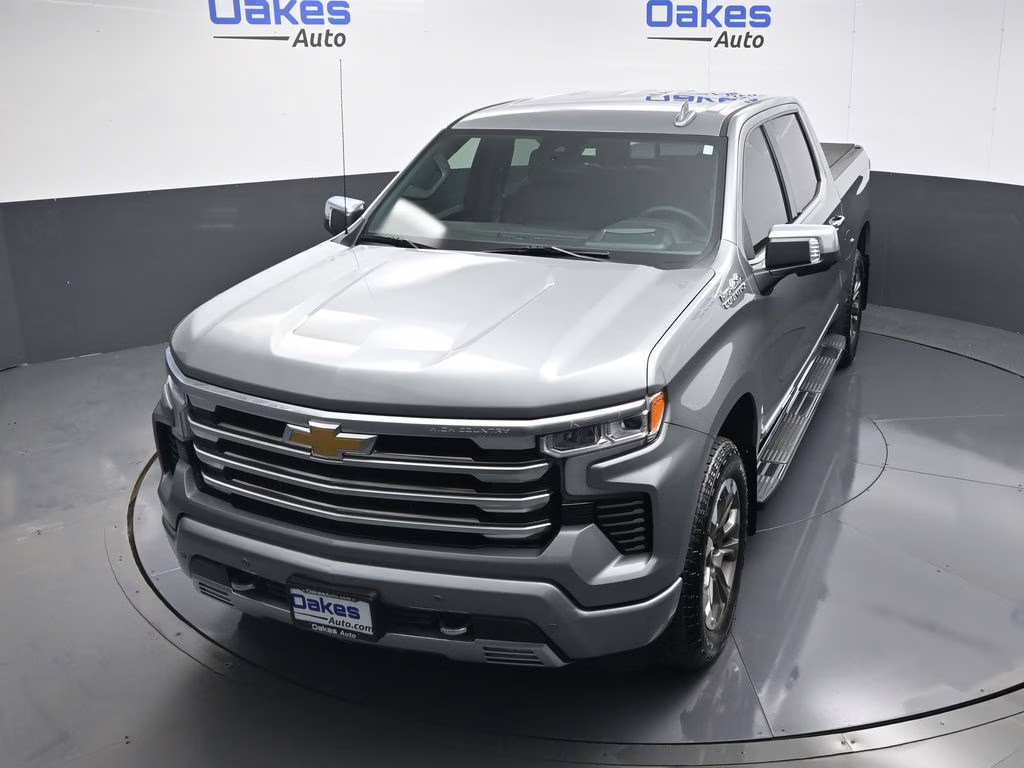 2025 Sterling Gray Metallic Chevrolet Silverado 1500 High Country 4X4 Truck