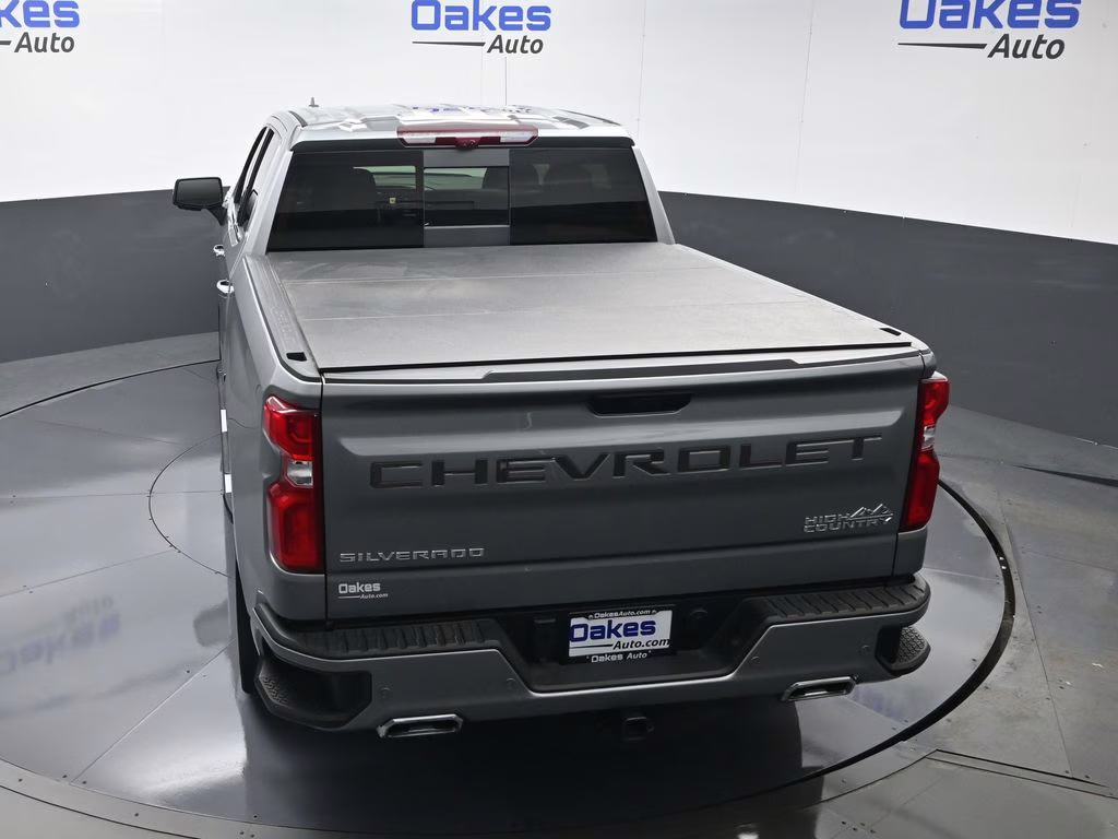 2025 Sterling Gray Metallic Chevrolet Silverado 1500 High Country 4X4 Truck