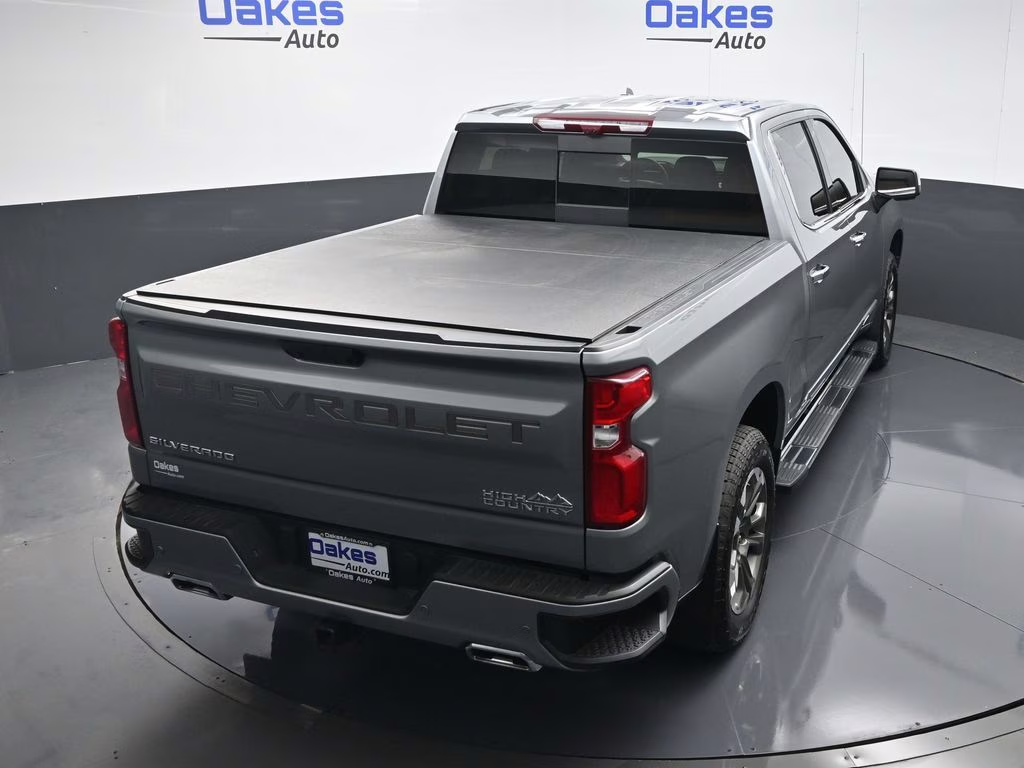 2025 Sterling Gray Metallic Chevrolet Silverado 1500 High Country 4X4 Truck