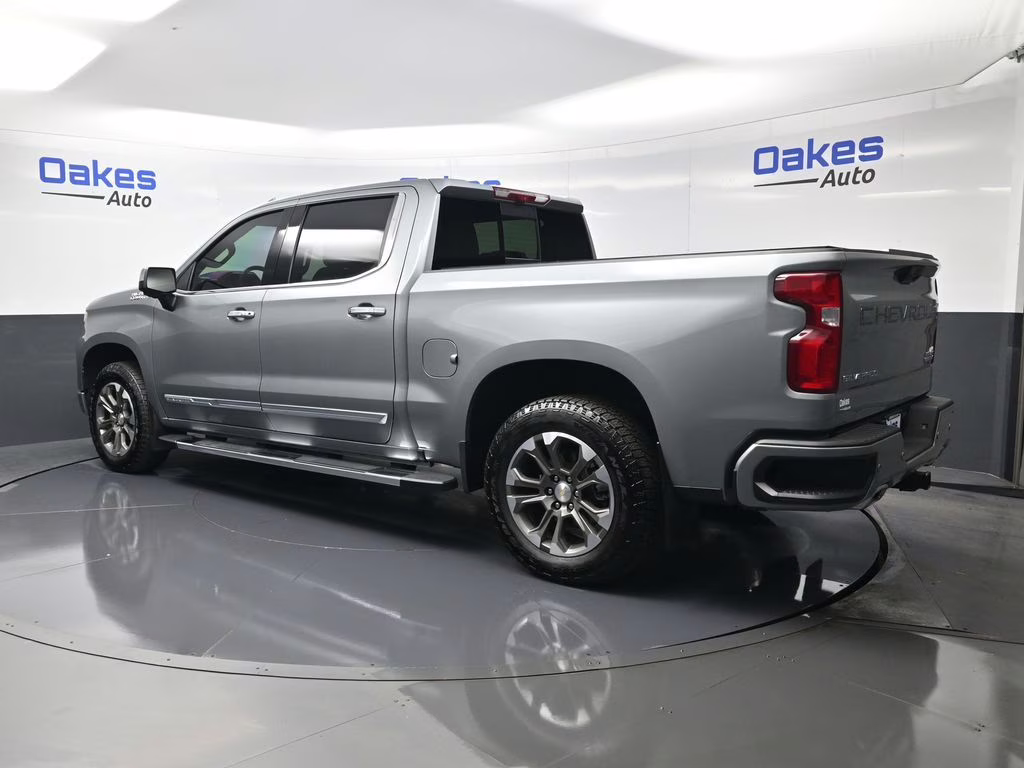 2025 Sterling Gray Metallic Chevrolet Silverado 1500 High Country 4X4 Truck