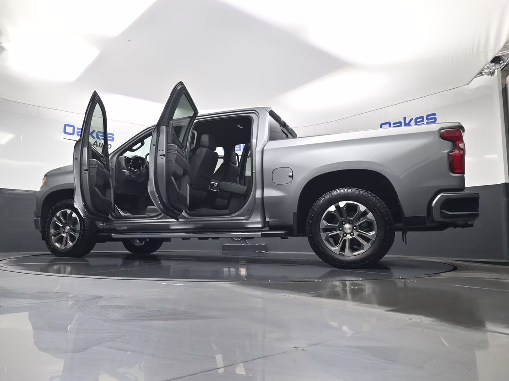 2025 Sterling Gray Metallic Chevrolet Silverado 1500 High Country 4X4 Truck