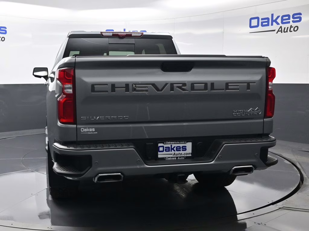 2025 Sterling Gray Metallic Chevrolet Silverado 1500 High Country 4X4 Truck