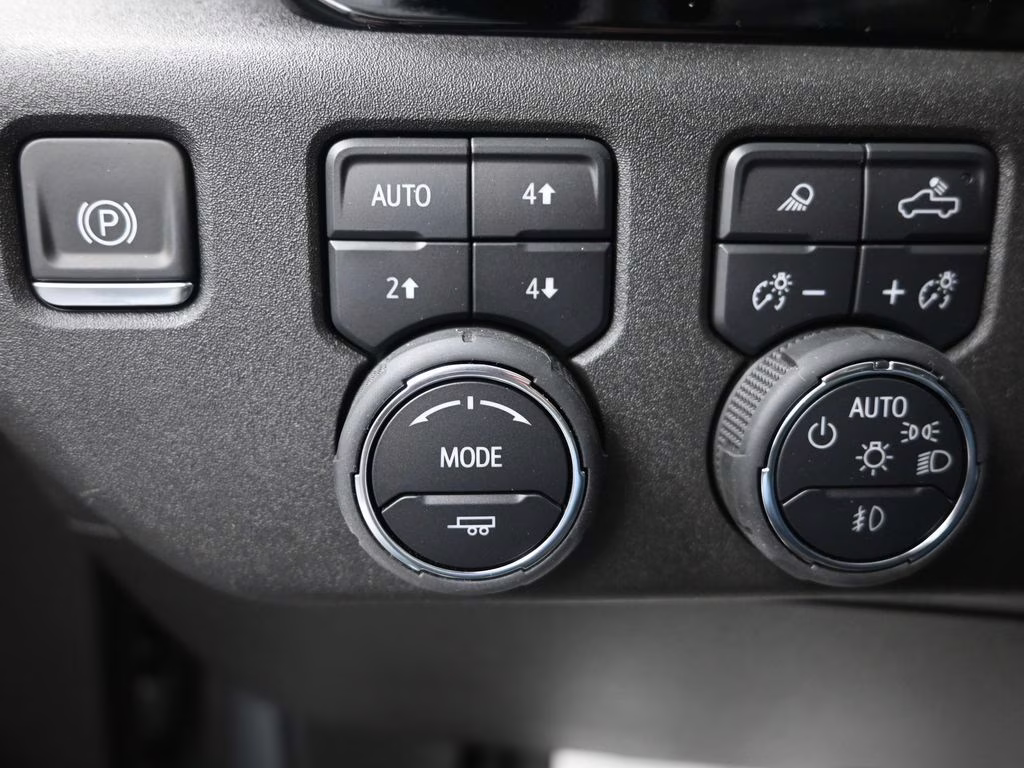 2025 Sterling Gray Metallic Chevrolet Silverado 1500 High Country 4X4 Truck