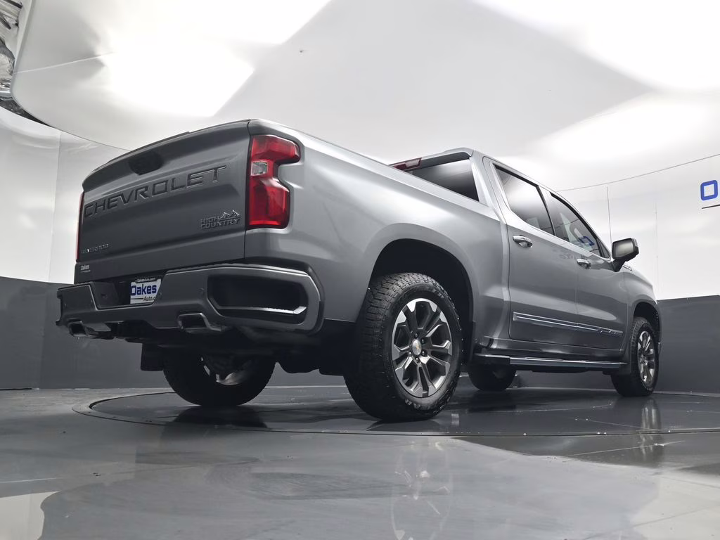 2025 Sterling Gray Metallic Chevrolet Silverado 1500 High Country 4X4 Truck