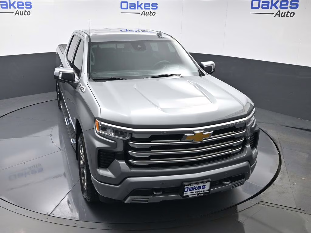 2025 Sterling Gray Metallic Chevrolet Silverado 1500 High Country 4X4 Truck