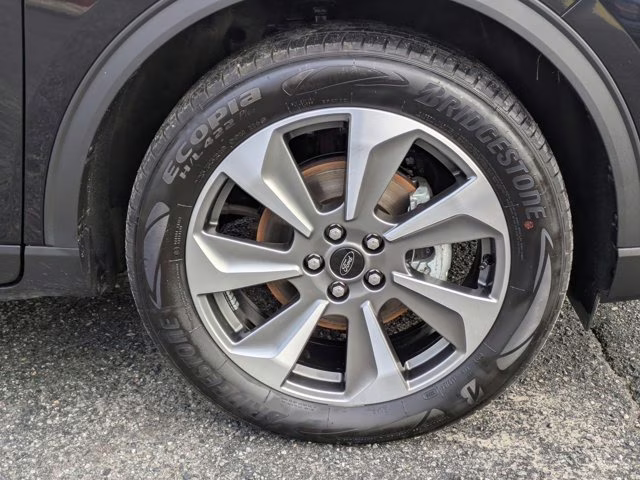 2025 Black Metallic Ford Escape Platinum AWD SUV