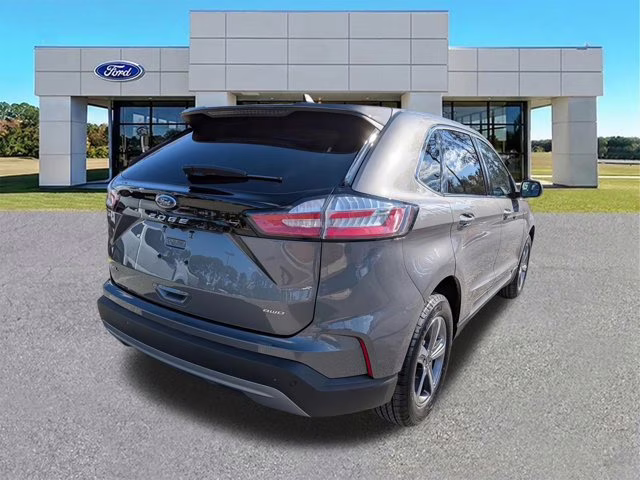 2023 Gray Metallic Ford Edge SEL AWD SUV