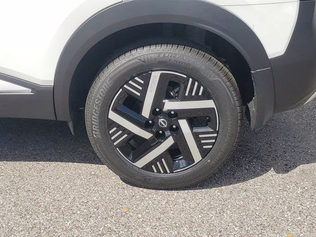 2026 Aspen White Nissan Kicks SV FWD SUV