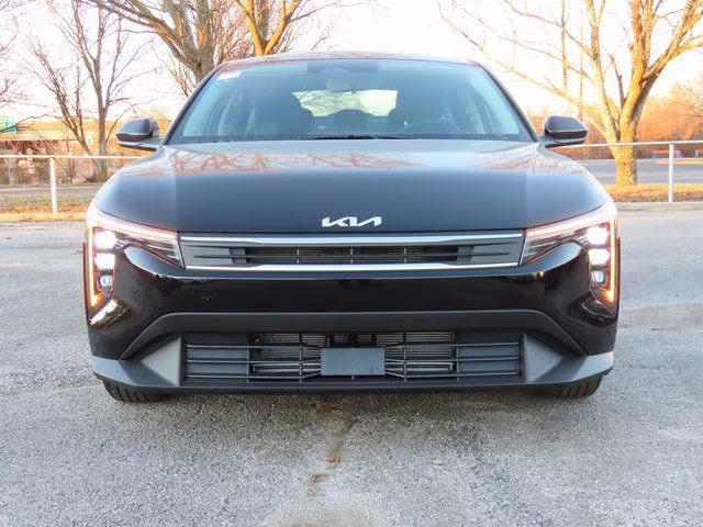 2025 Aurora Black Pearl Kia K4 LXS FWD Sedan