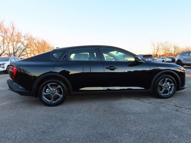 2025 Aurora Black Pearl Kia K4 LXS FWD Sedan