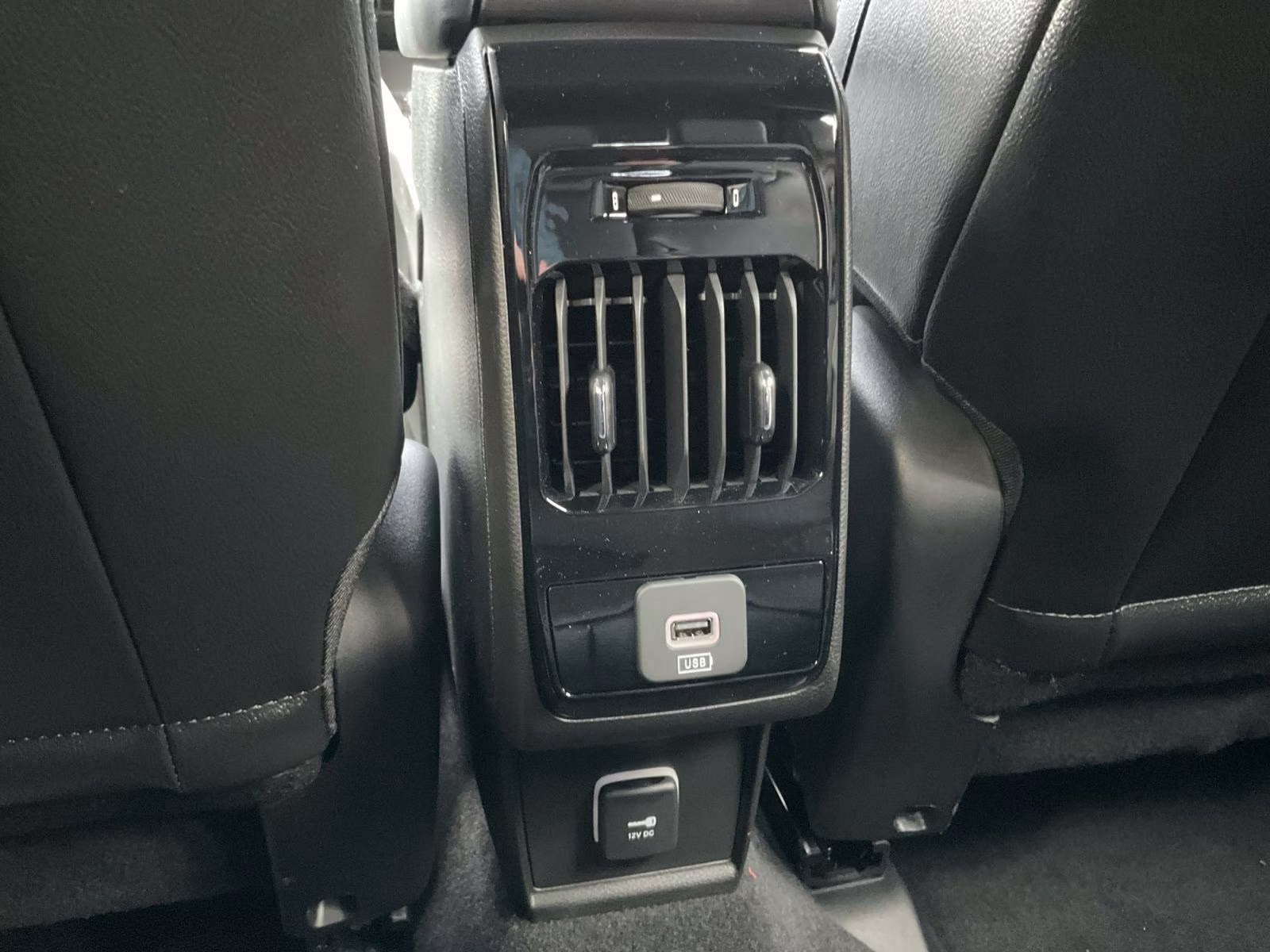 2026 Silver Zynith Metallic Clearcoat Jeep Compass Limited 4X4 SUV