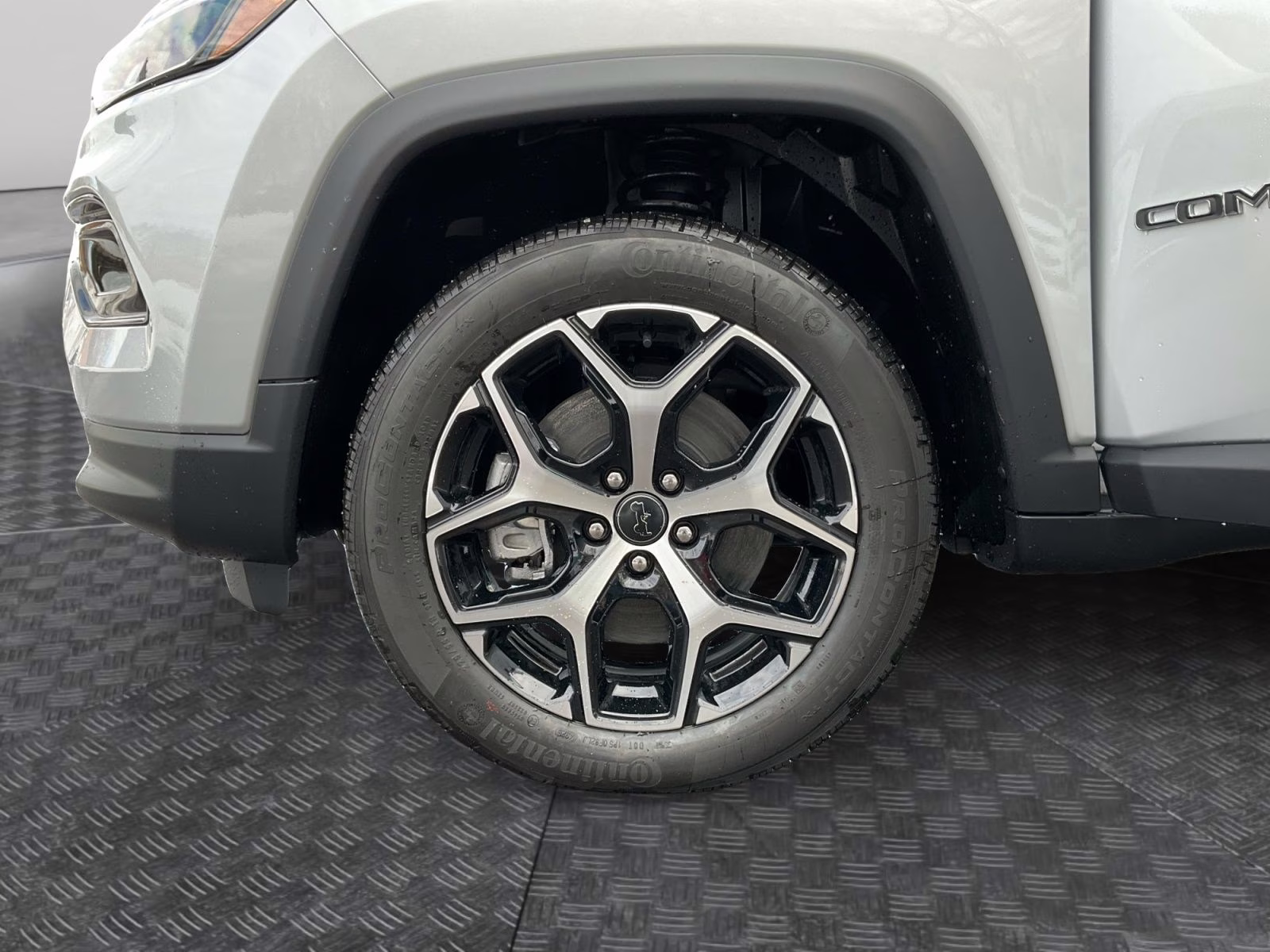 2026 Silver Zynith Metallic Clearcoat Jeep Compass Limited 4X4 SUV