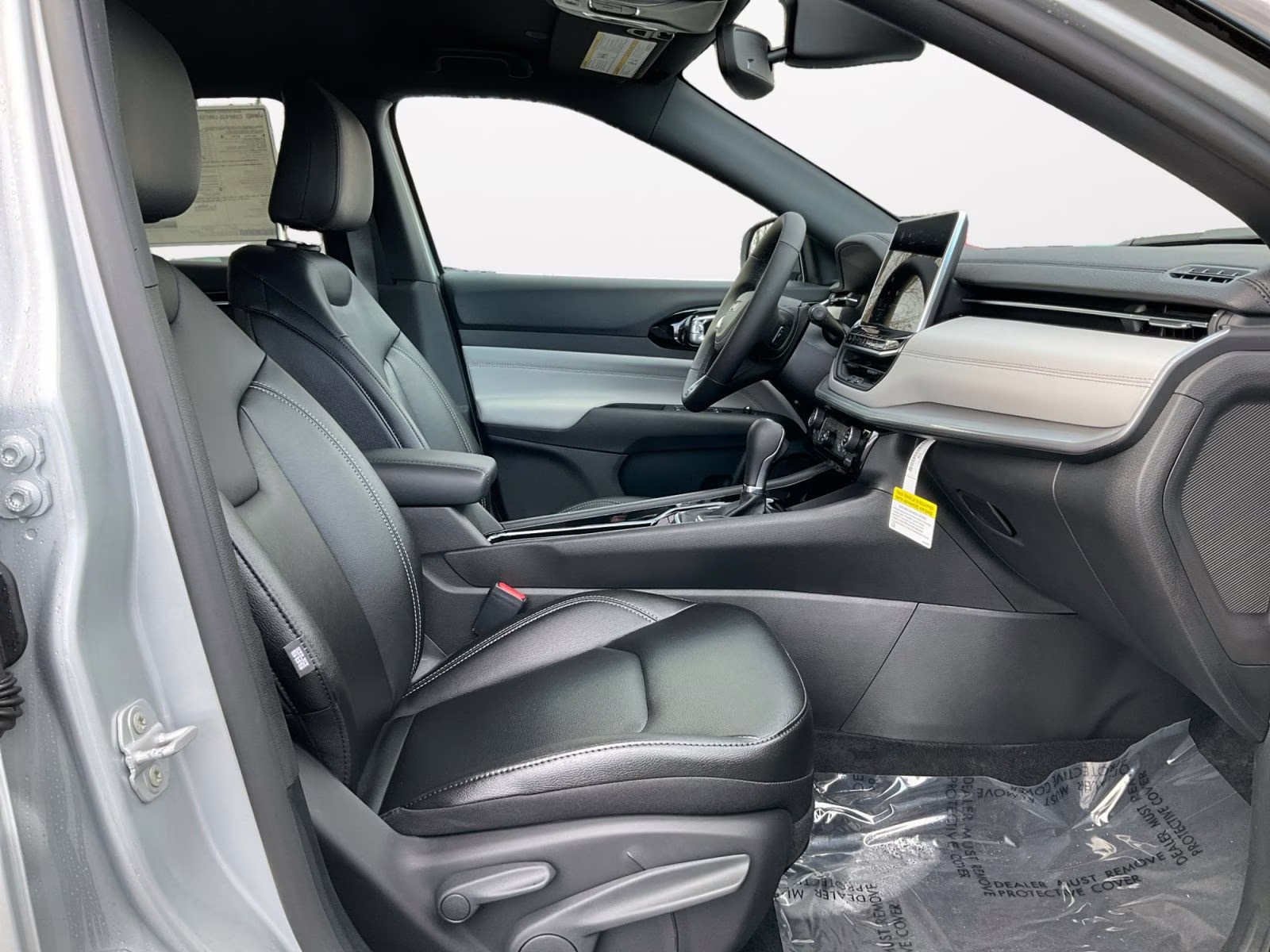 2026 Silver Zynith Metallic Clearcoat Jeep Compass Limited 4X4 SUV