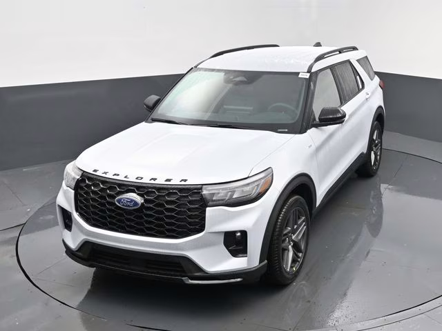 2026 Space White Metallic Ford Explorer ST-Line 4X4 SUV
