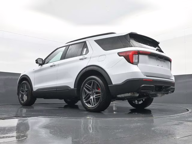 2026 Space White Metallic Ford Explorer ST-Line 4X4 SUV