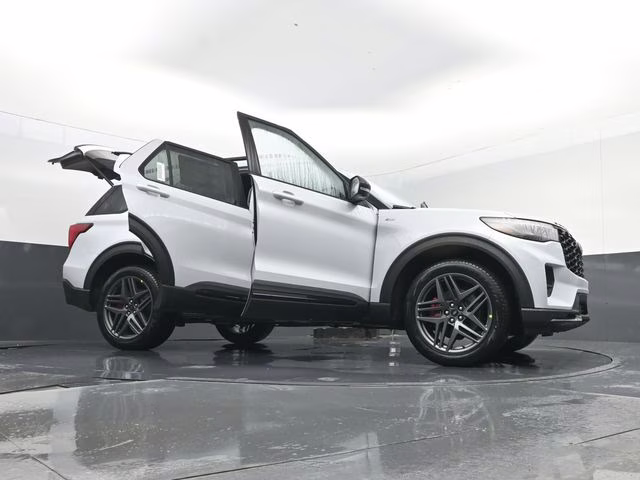 2026 Space White Metallic Ford Explorer ST-Line 4X4 SUV