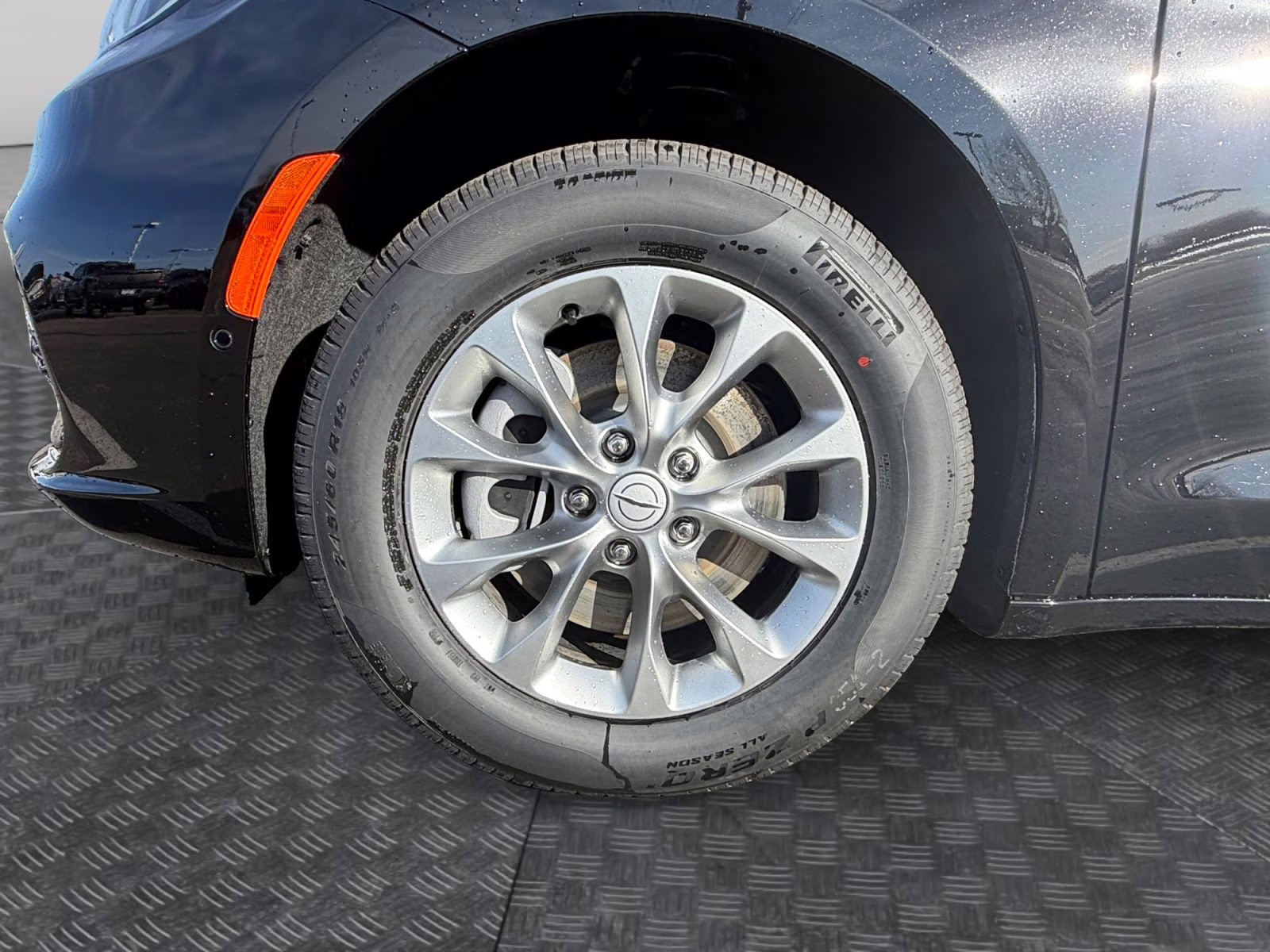 2026 Diamond Black Crystal Pearlcoat Chrysler Pacifica Select AWD Van