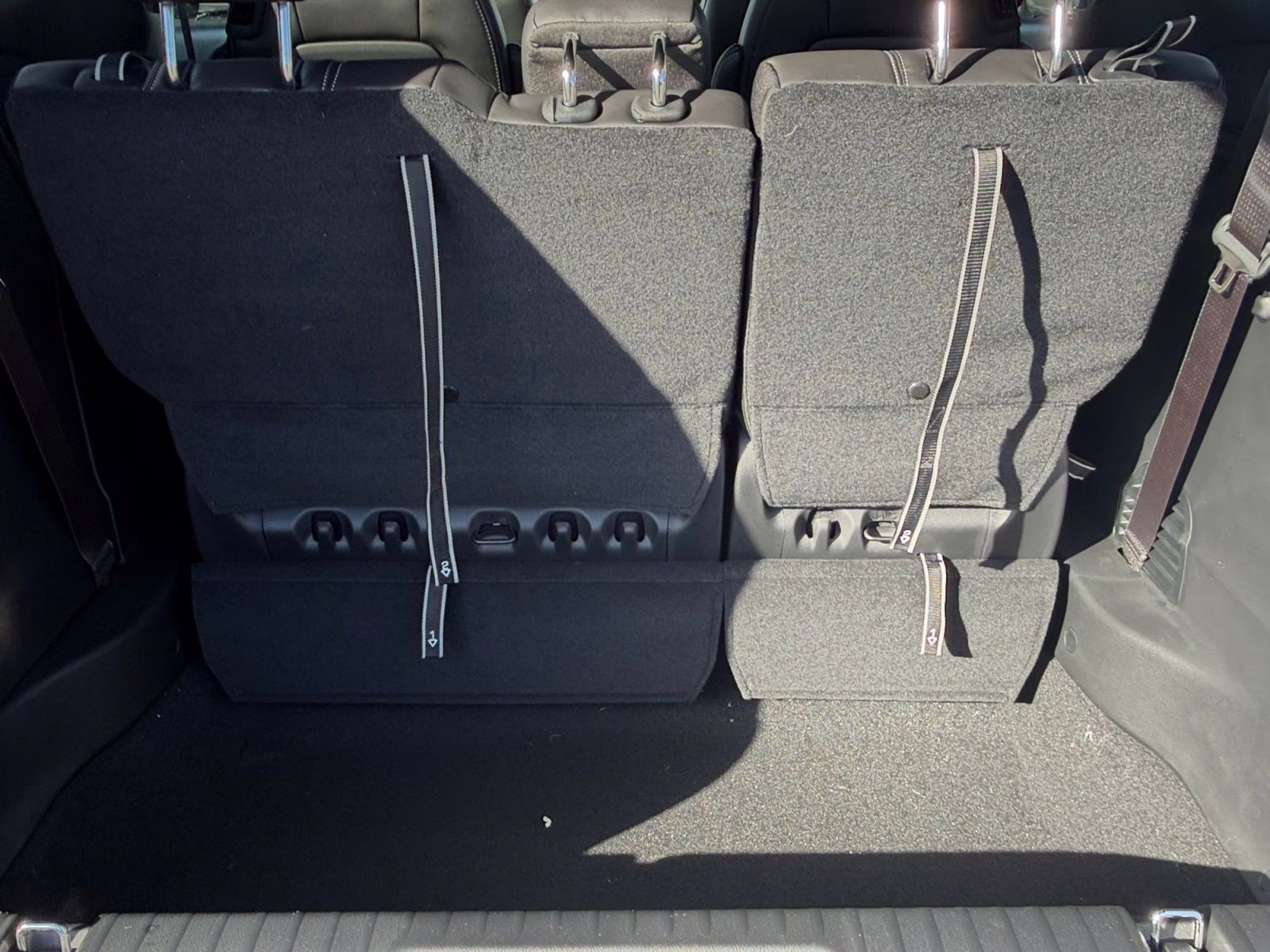 2026 Diamond Black Crystal Pearlcoat Chrysler Pacifica Select AWD Van