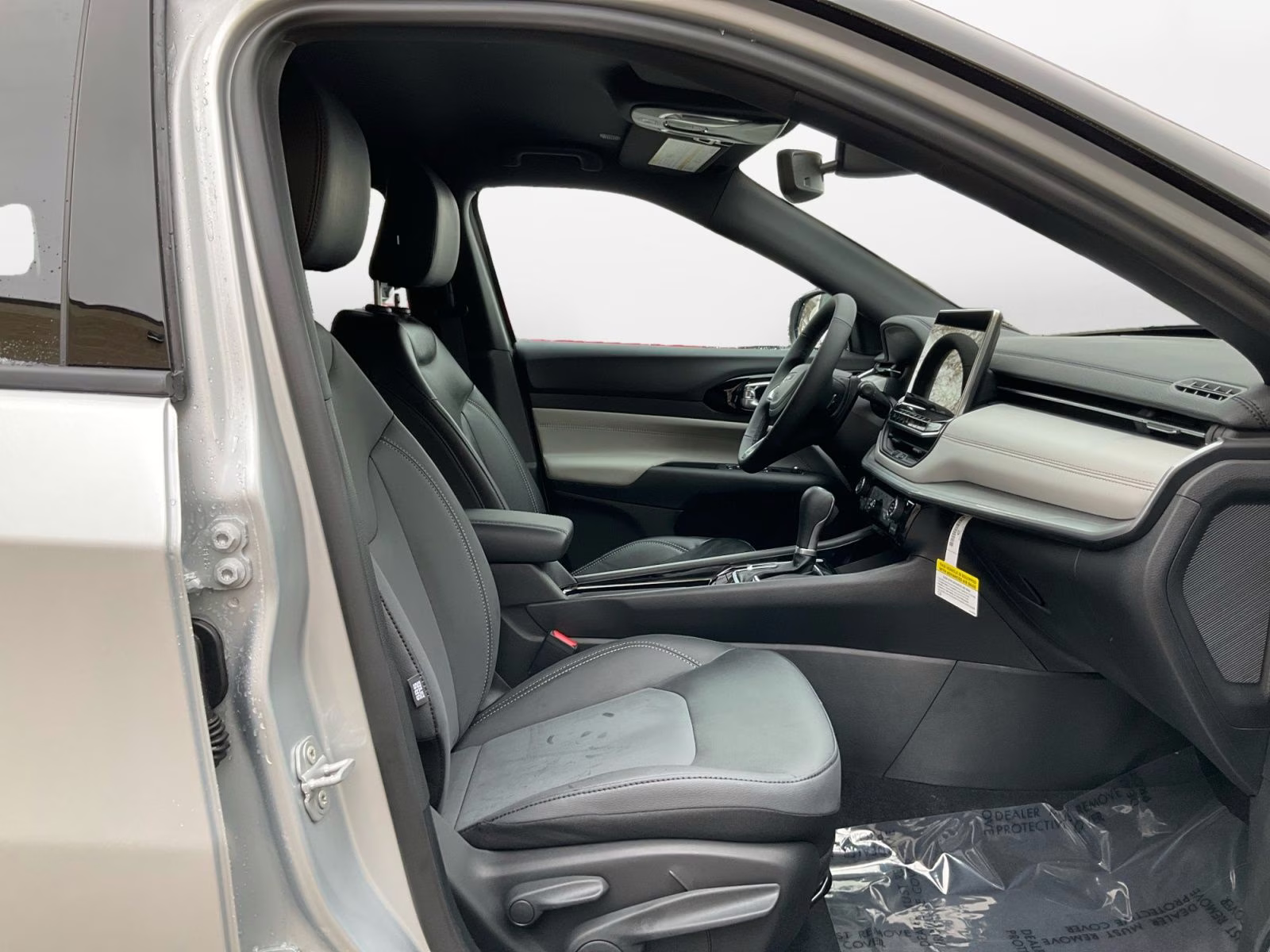 2026 Silver Zynith Metallic Clearcoat Jeep Compass Limited 4X4 SUV