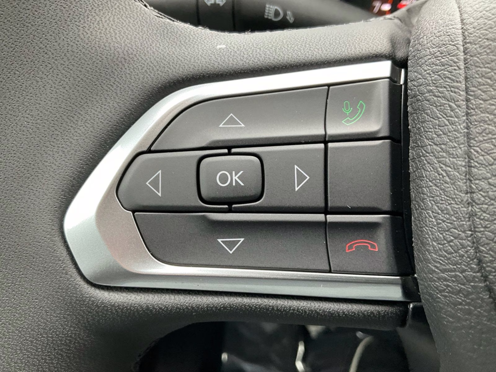 2026 Silver Zynith Metallic Clearcoat Jeep Compass Limited 4X4 SUV