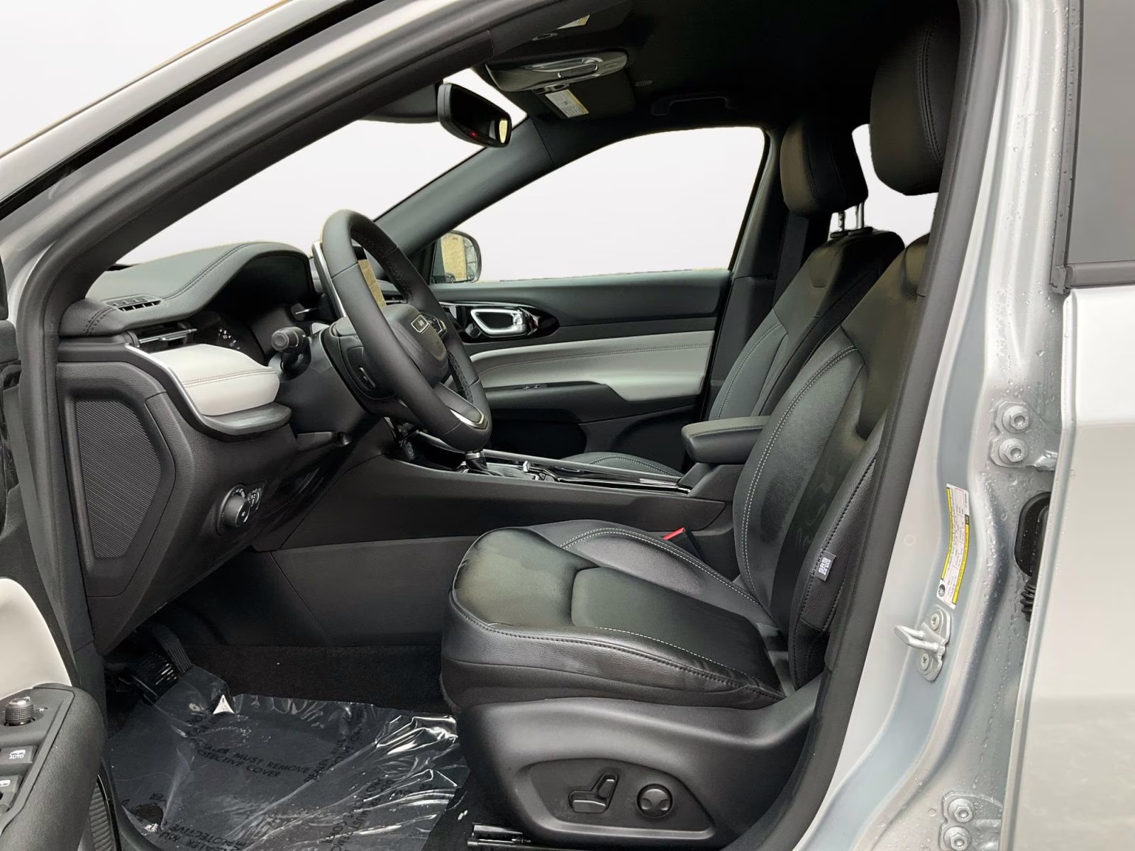 2026 Silver Zynith Metallic Clearcoat Jeep Compass Limited 4X4 SUV