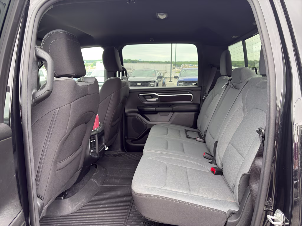 2025 Diamond Black Crystal Pearlcoat Ram 1500 Big Horn 4X4 Truck