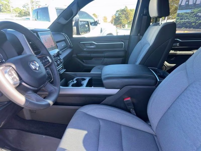 2025 Diamond Black Crystal Pearlcoat Ram 1500 Big Horn 4X4 Truck